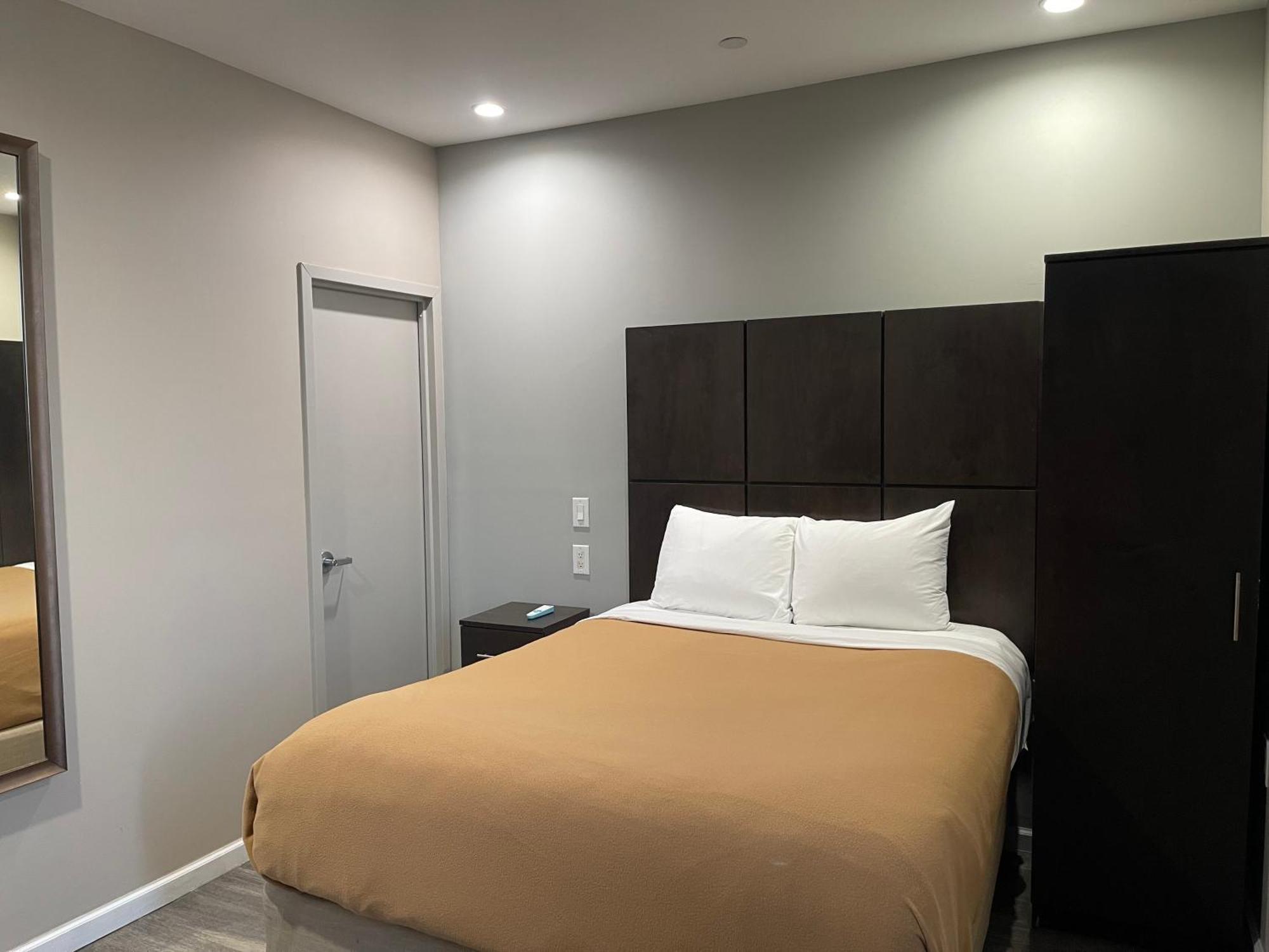 Voyage Hotel Нью-Йорк Экстерьер фото
